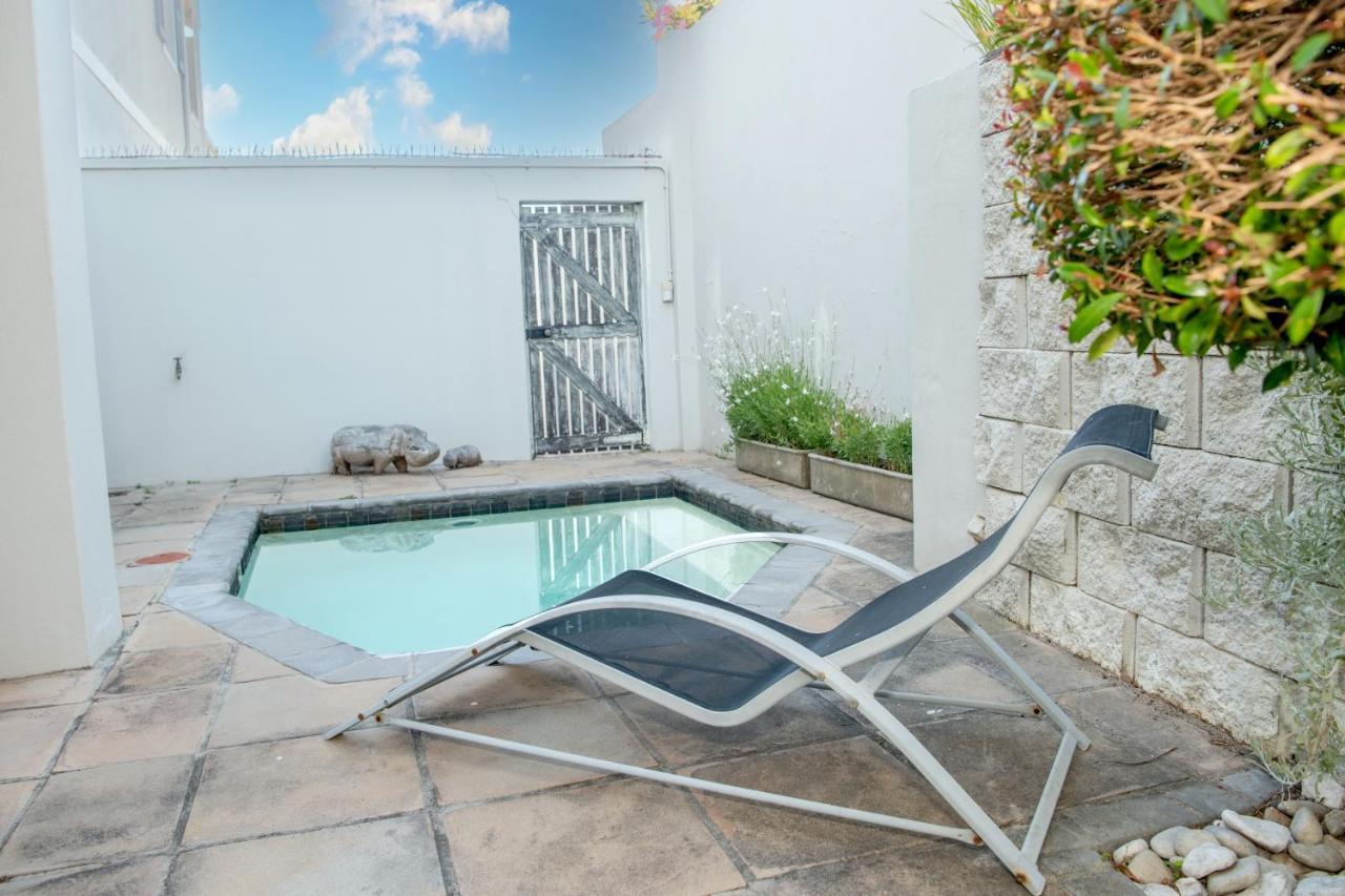 Camps Bay Guest Suite With Private Pool Kapstaden Exteriör bild