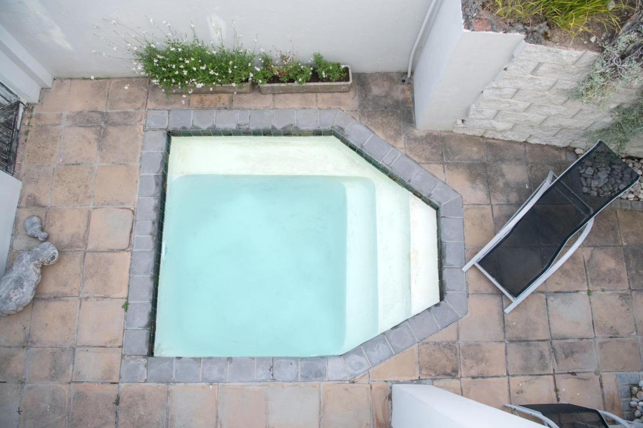 Camps Bay Guest Suite With Private Pool Kapstaden Exteriör bild